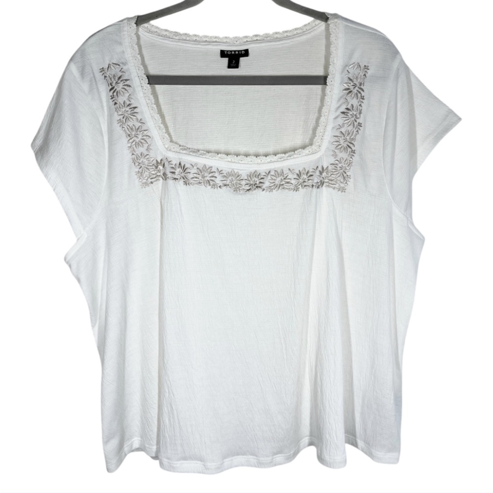 Torrid Womens White T-Shirt Square Neck Cap Sleeve Embroidered Detail Size 2X
